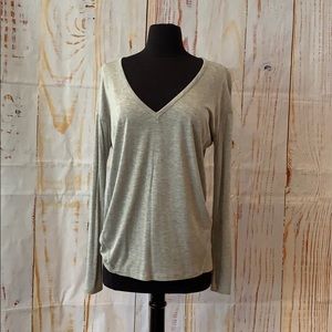 NWT Gap v neck top